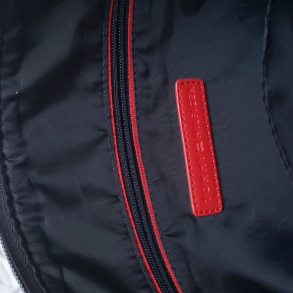 Tommy Hilfiger Garden Classic II Mono Canvas Crossbody Adjustable Strap Bag - Picture 10 of 11